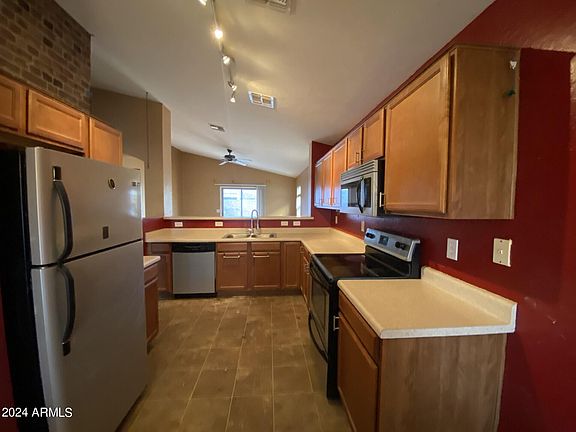 2nd image of 2140 W ROOSEVELT Avenue