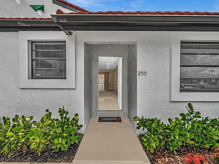 299 NW 36th Ave — Photo 7