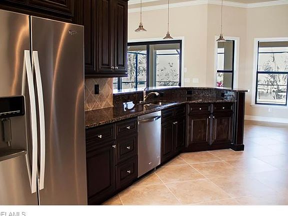 5th image of 3001 SW 26th Pl