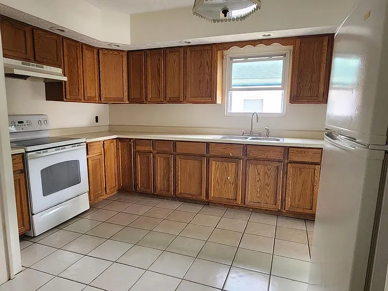 6714 Theota Ave — Photo 7
