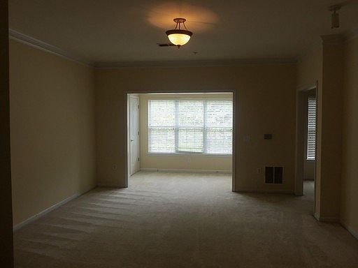 3rd image of 3300 Dogwood Dr Unit 312