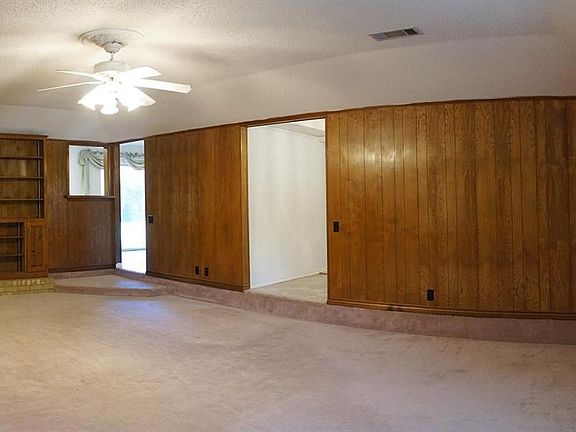 2nd image of 3113 Hilltop Ln