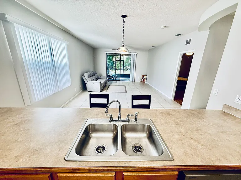 402 Breckenridge Cir SE — Photo 9