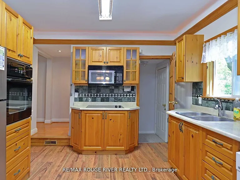 705 Front Rd #UPPER — Photo 6