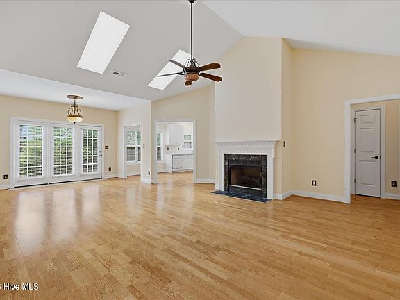 4th image of 4818 Alida Place