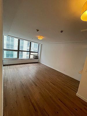 3rd image of 106 Fulton St APT 6F