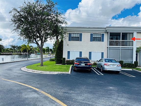 4th image of 180 Cypress Club Dr APT 822