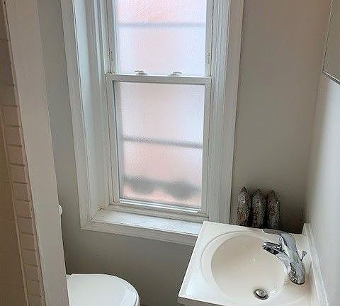 5th image of 1035 Swede St