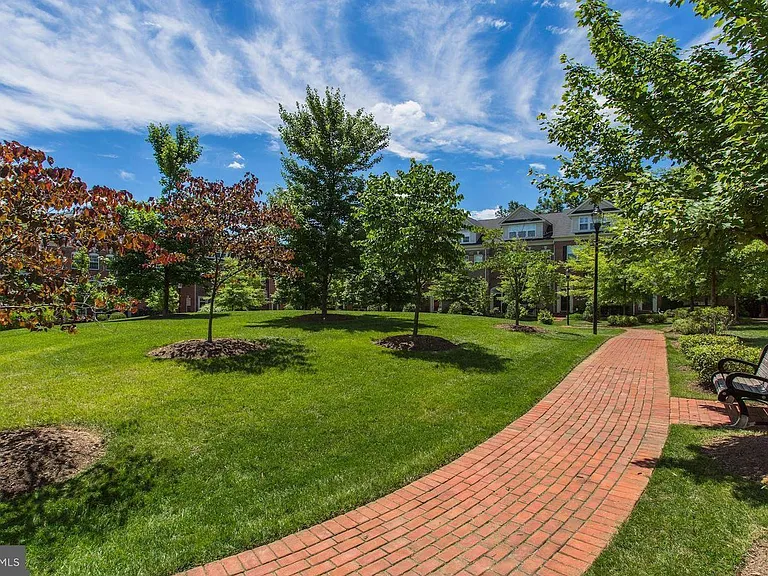 8032 Reserve Way — Photo 23