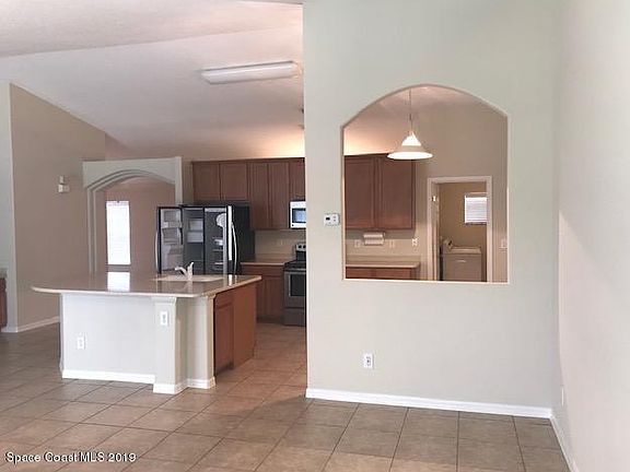 3rd image of 5623 Yaupon Holly Dr