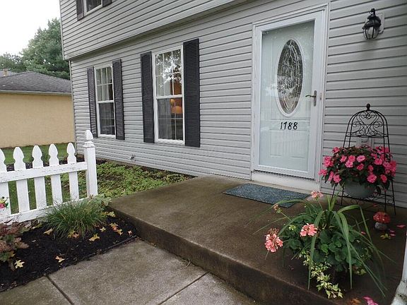 3rd image of 1788 Lakeview Dr