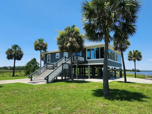 10065 S River Dr, Biloxi, MS 39532