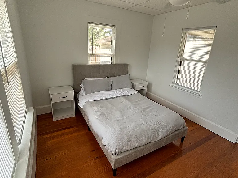 1775 Bay St — Photo 13