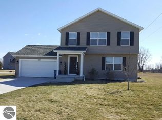 1547 Fisherville Ct, Auburn, MI 48611