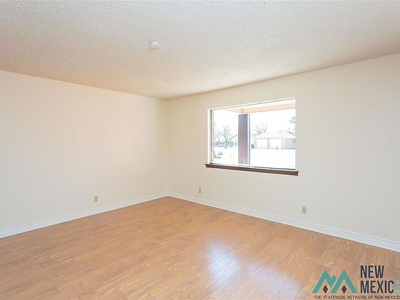 4th image of 3005 W 8th St
