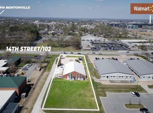 910 SE 14th St, Bentonville, AR 72712