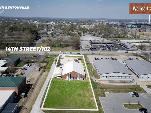 910 SE 14th St, Bentonville, AR 72712