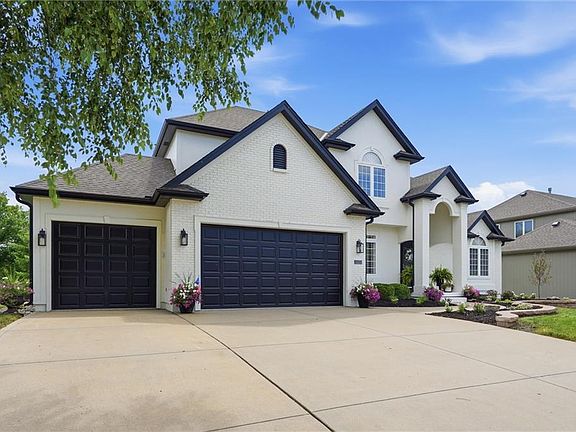 3rd image of 2115 Prairie Creek Dr