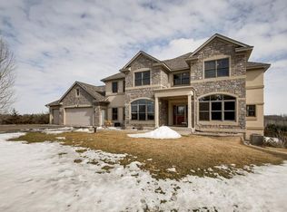 861 Daisy Cir, Hudson, WI 54016