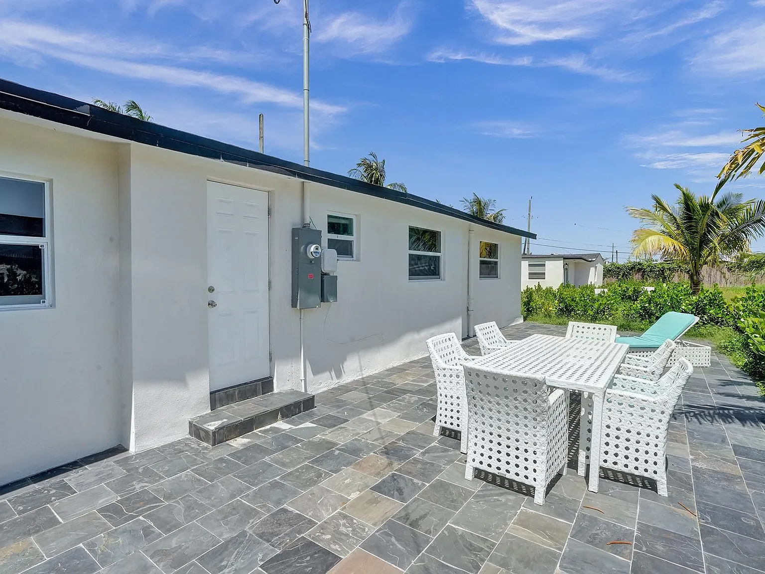 3 bed, 2.0 bath, $2,495 — Photo 2