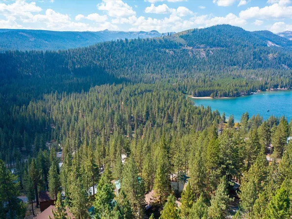 12605 Sierra Dr E, Truckee, CA 96161