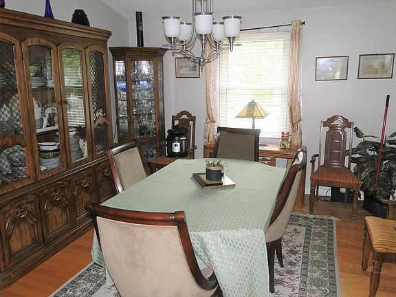 5th image of 1106 Rushwood Ave