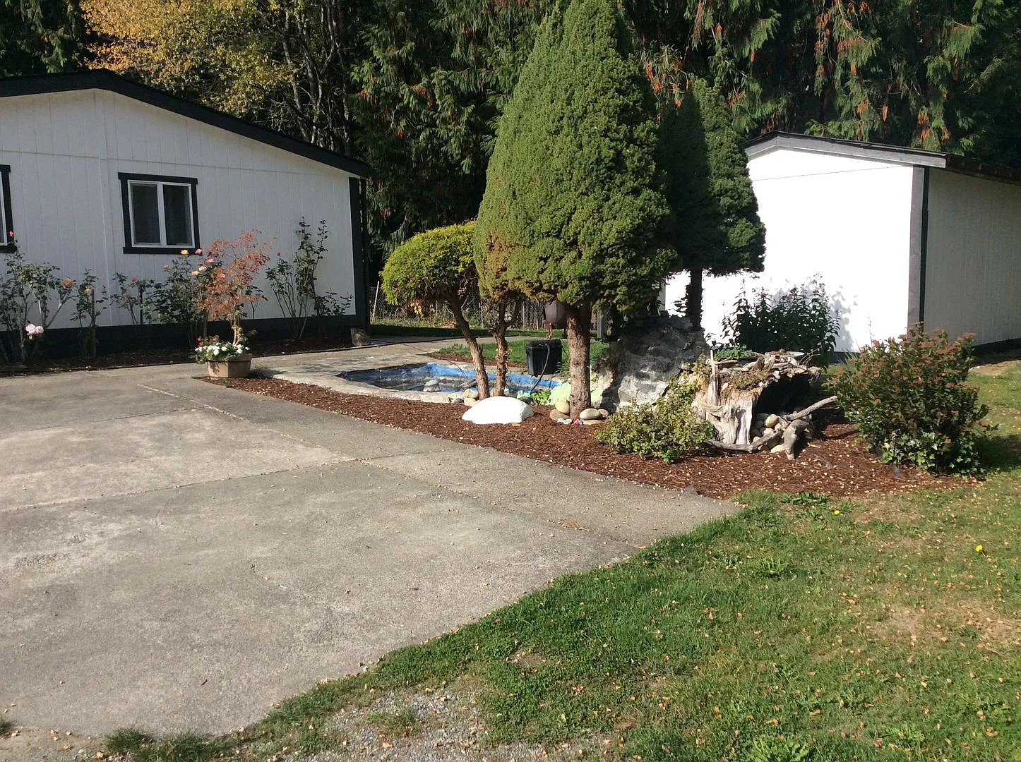 Spacious Manufactured Home on Acreage in Tacoma! — Photo 2