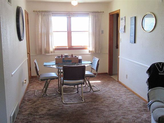 5th image of 2223 6th Ave
