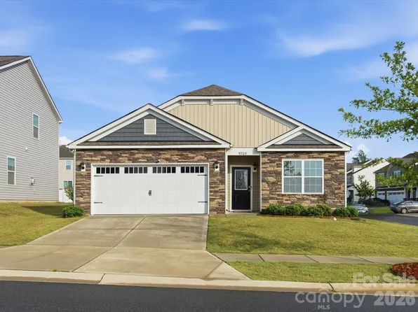 9705 Tea Garden Dr, Gastonia, NC 28056
