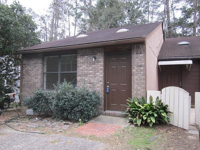 1st image of 1833 Sylvan Ct #A