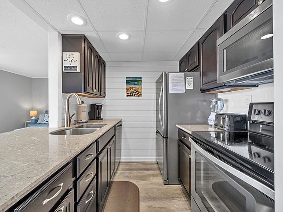 4th image of 775 Gulf Shore Dr Unit 2005