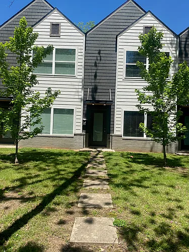 812 W 32nd St Photo 1