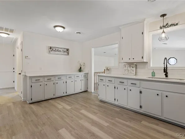 5822 Lewis Rd, North Dinwiddie, VA 23803