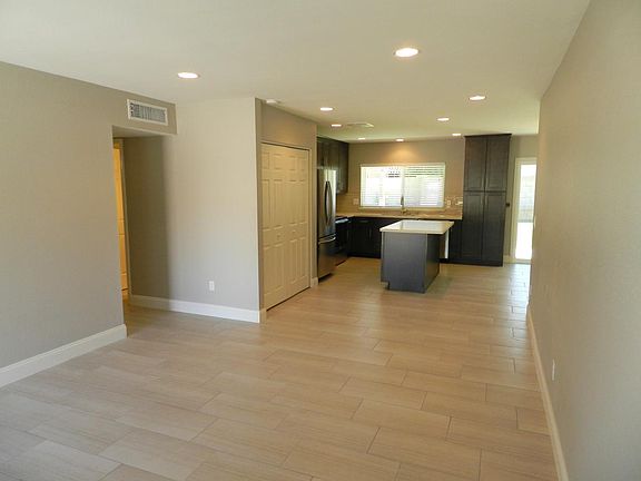 Living room & Kitchen