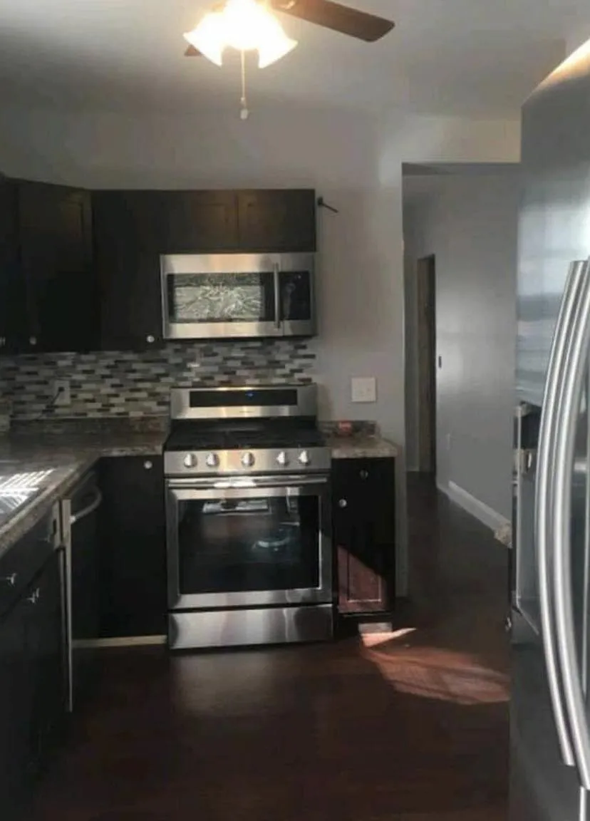 2 bed, 1000 sqft, $1,150 — Photo 1