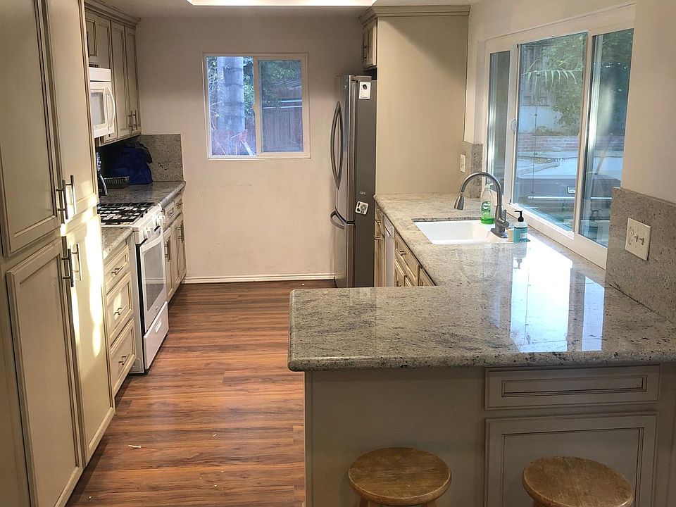 2nd image of 2805 Priscilla St