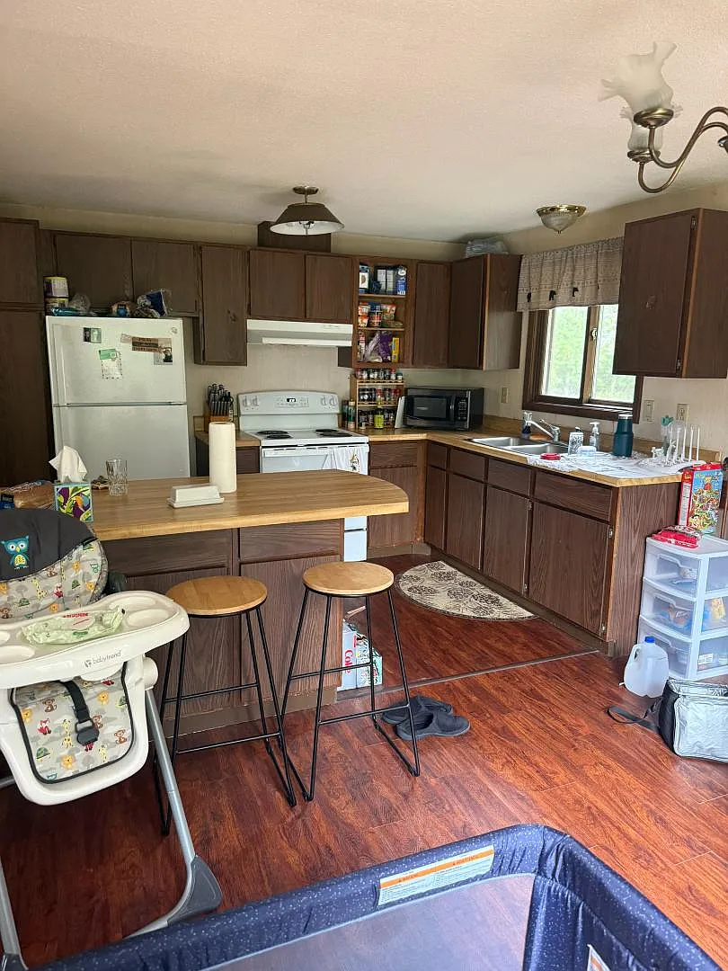 1348 Curran - 1348 Upper Unit — Photo 1