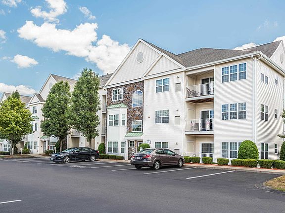 Heritage at Stone Ridge Apartments Building
