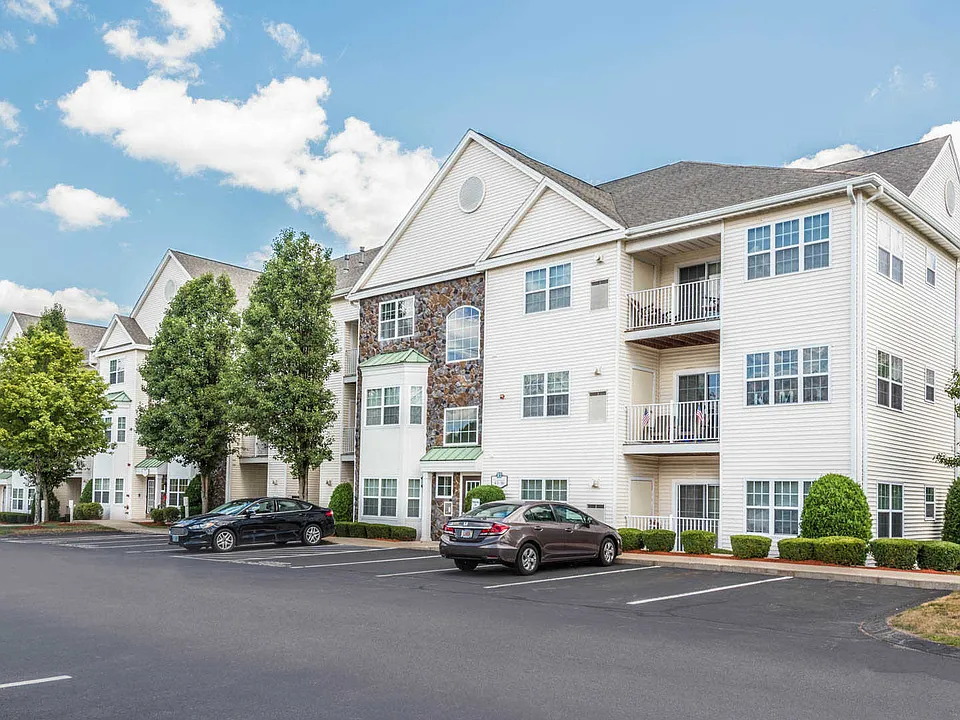 Heritage at Stone Ridge Apartments Building