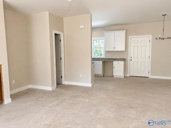 4th image of 6028 Pulaski Pike