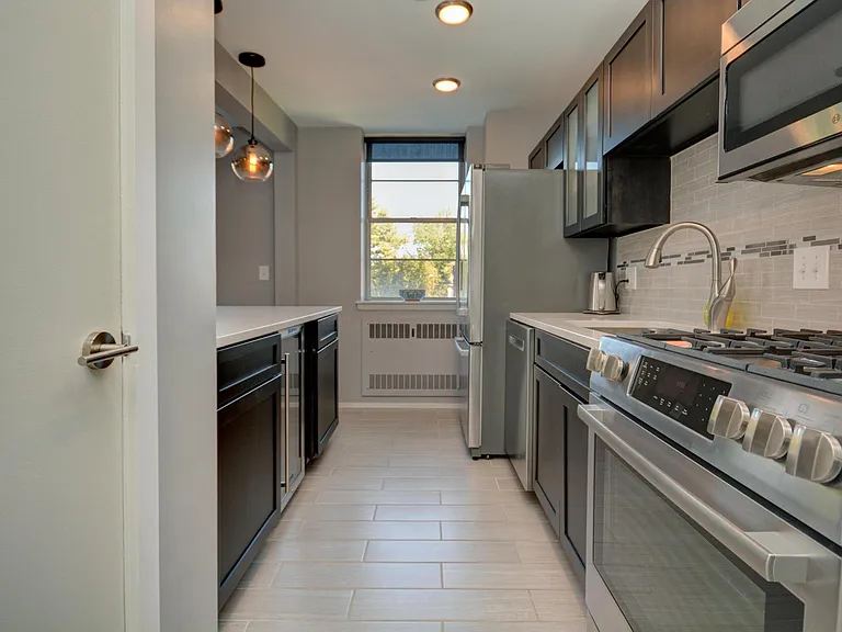 1620 E Broad St #408 — Photo 34