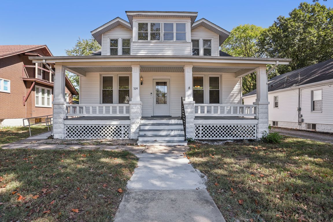 Benton St-S1010-001.jpg