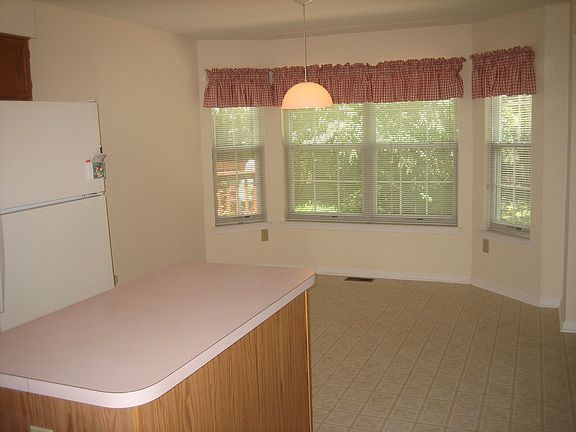 Kitchen Island & Nook