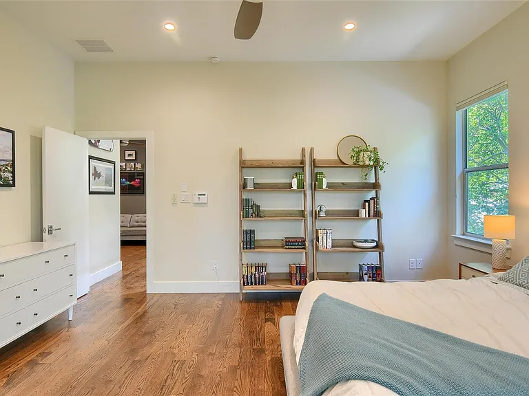 1009 E Riverside Dr #B — Photo 14