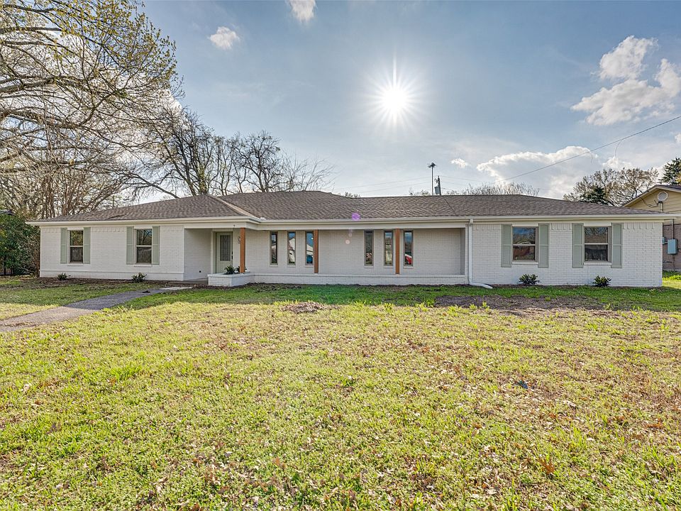 1st image of 7 Post Oak Trl