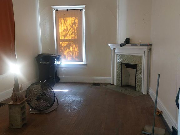 3rd image of 853 Hutchins Ave