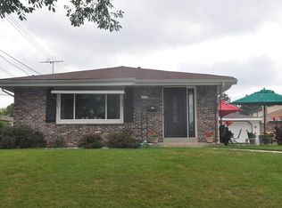 2822 S 98th St, West Allis, WI 53227