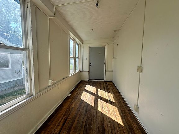 2nd image of 106 Battle Creek Ave #1