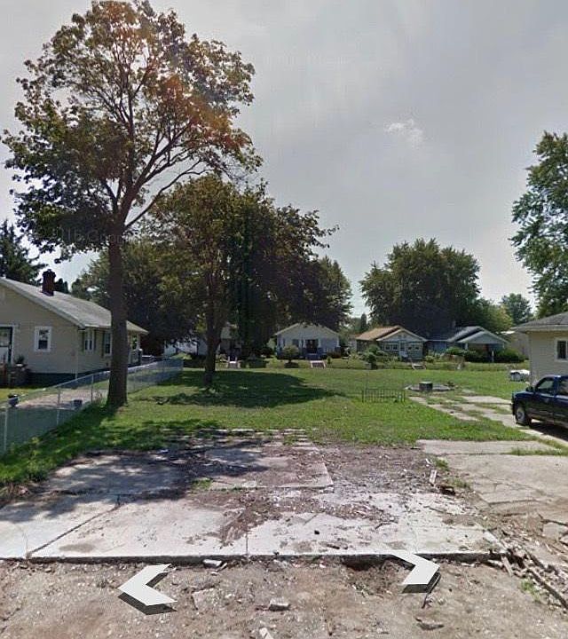 1st image of 606 E North St