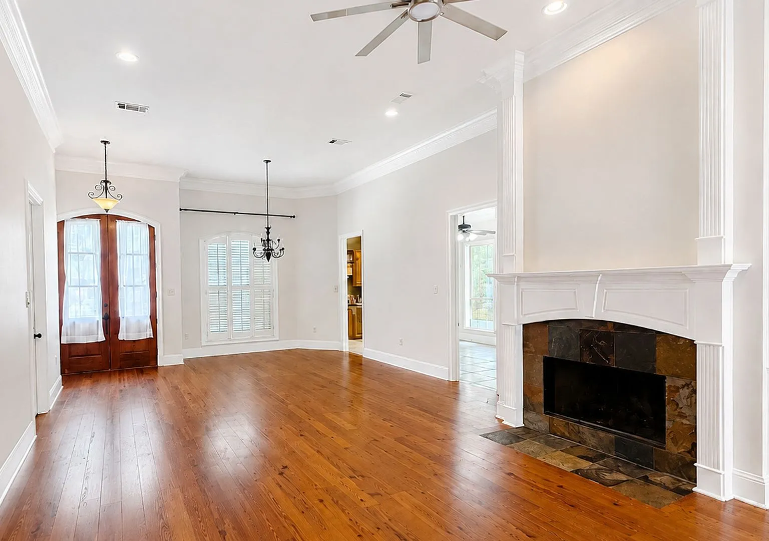 4-Bedroom Executive-Style Lakefront Home with Private Mother-in-Law Suite — Photo 3
